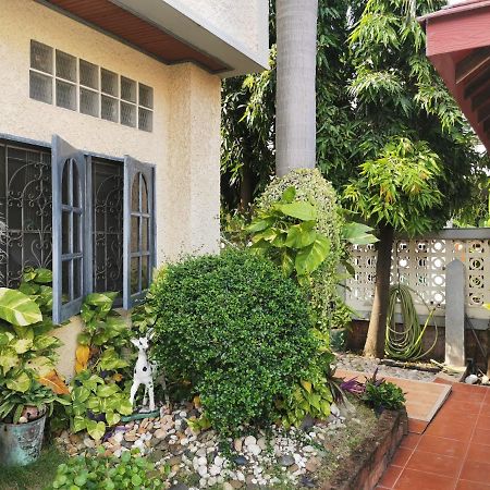 Samiya Guesthouse Bangsaen Esterno foto