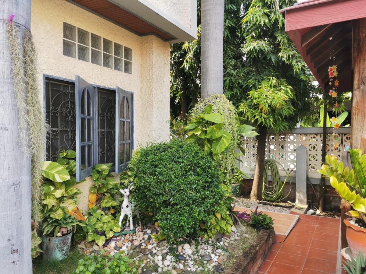 Samiya Guesthouse Bangsaen Esterno foto