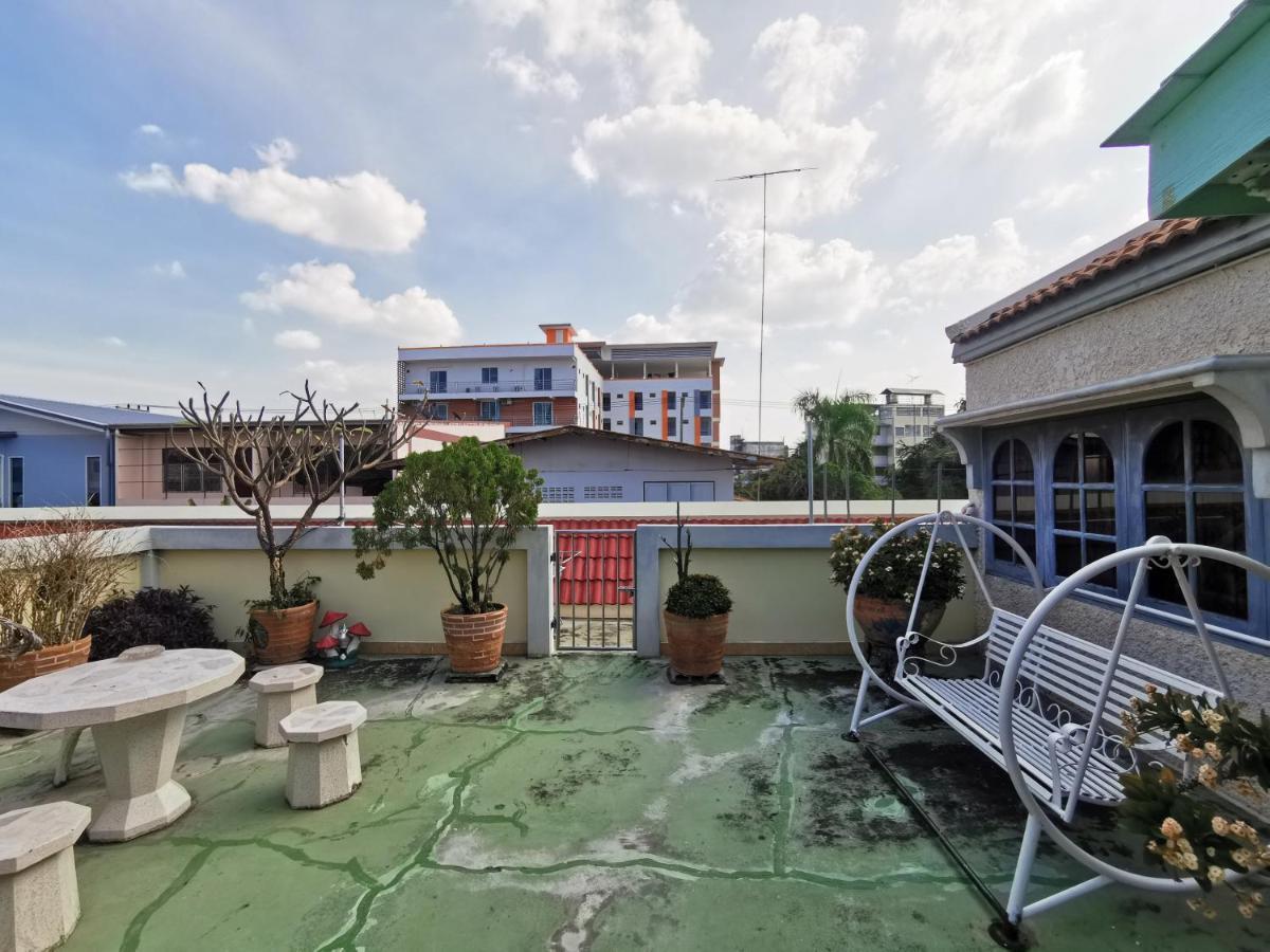 Samiya Guesthouse Bangsaen Esterno foto