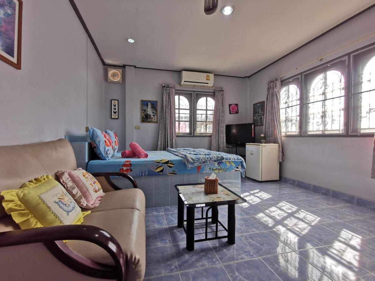 Samiya Guesthouse Bangsaen Esterno foto
